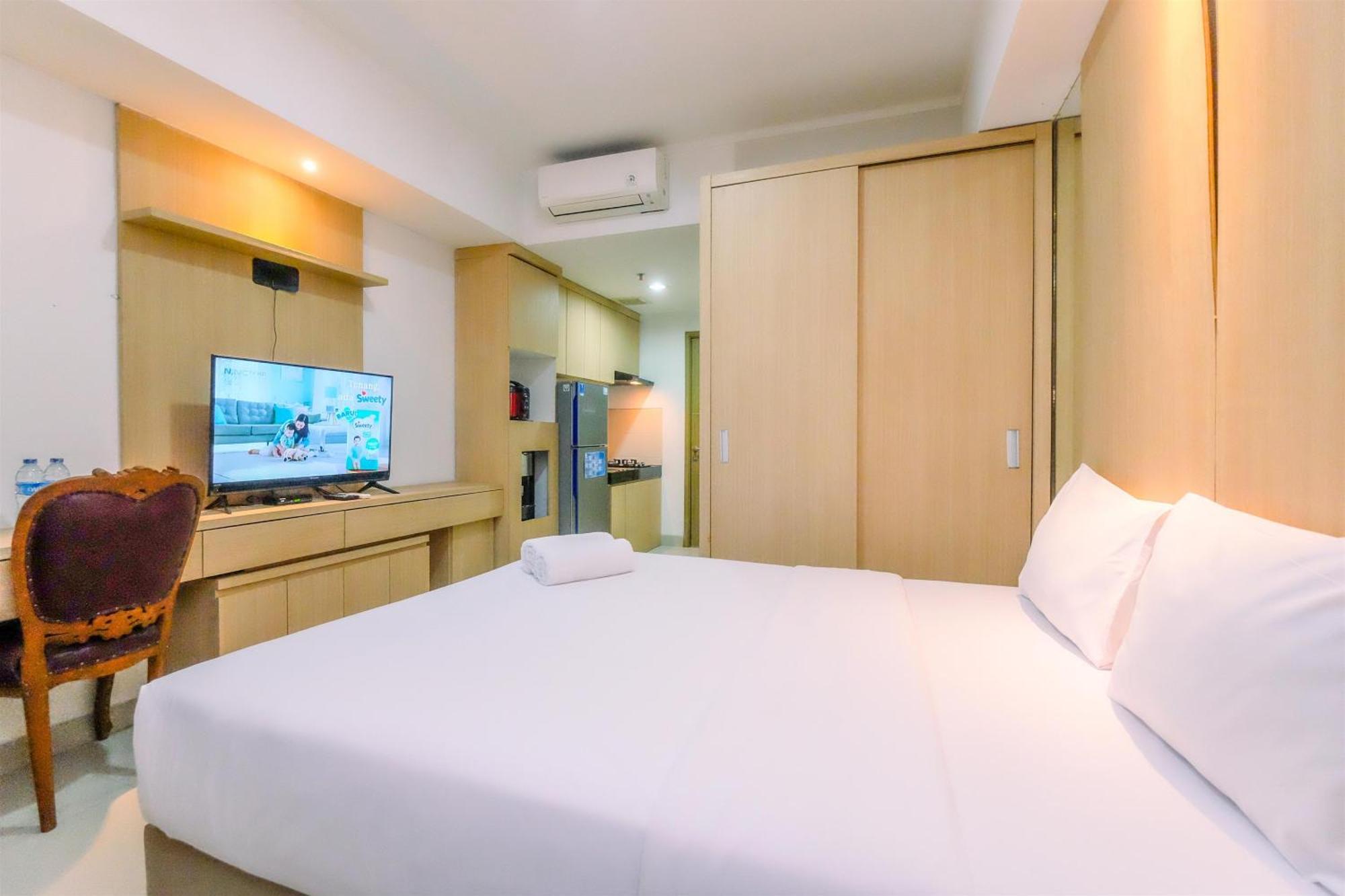 Best Deal And Cozy Studio Oasis Cikarang Apartment By Travelio Exterior foto